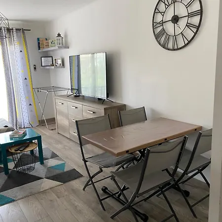Apartment 3 Pieces