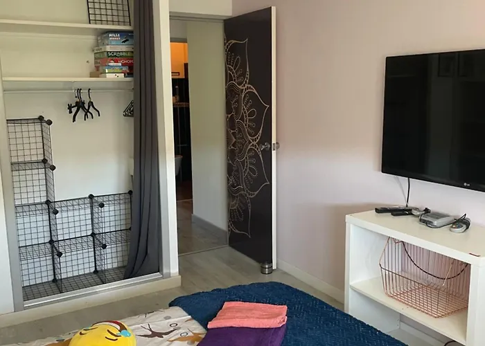 3 Pieces 아파트 망들리유 라 나플